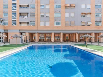 Piscina de Pis en venda en Alicante / Alacant amb Aire condicionat, Calefacció i Terrassa