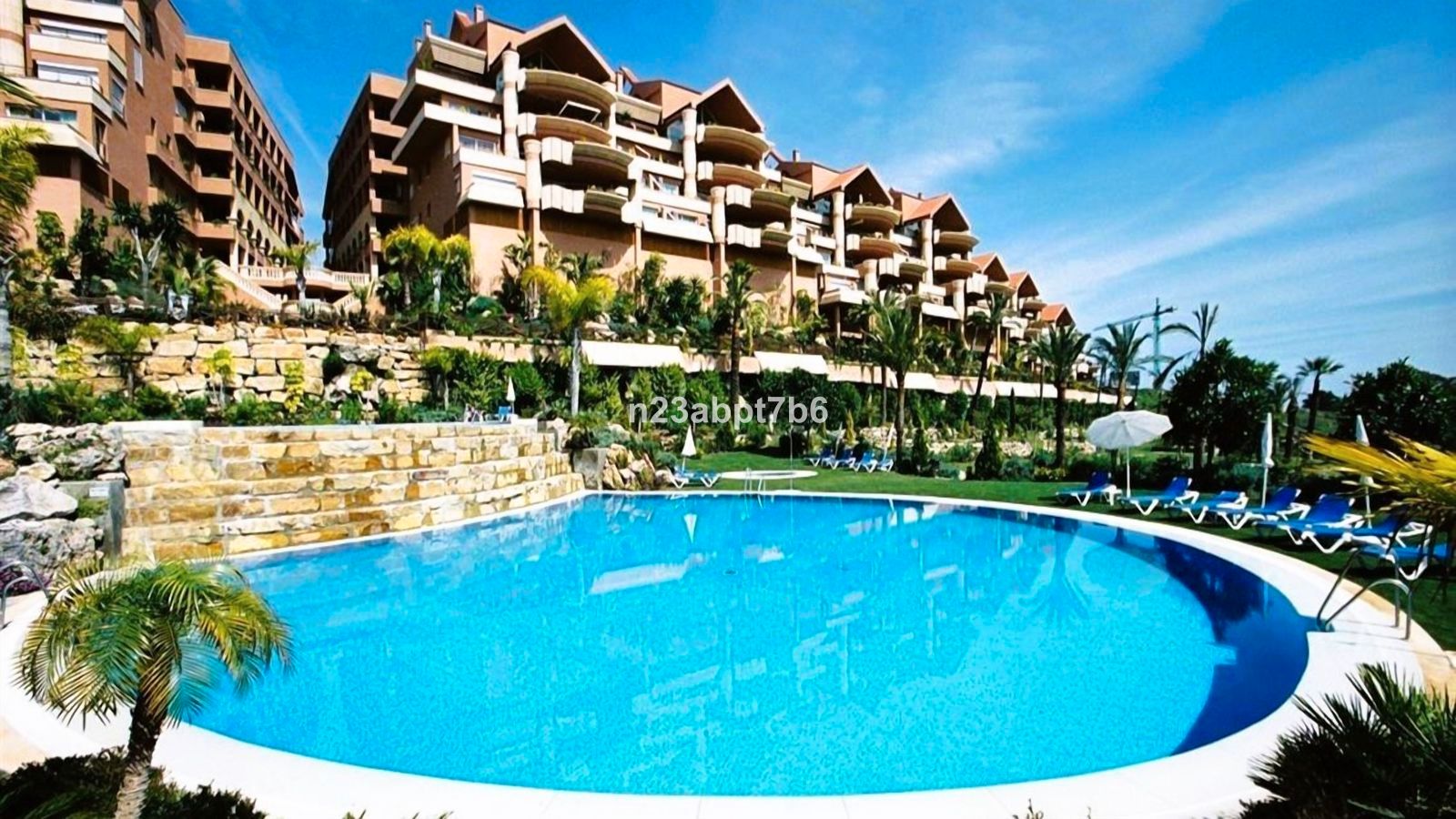 Exterior view of Flat for sale in Marbella  with Air Conditioner, Terrace and Storage room