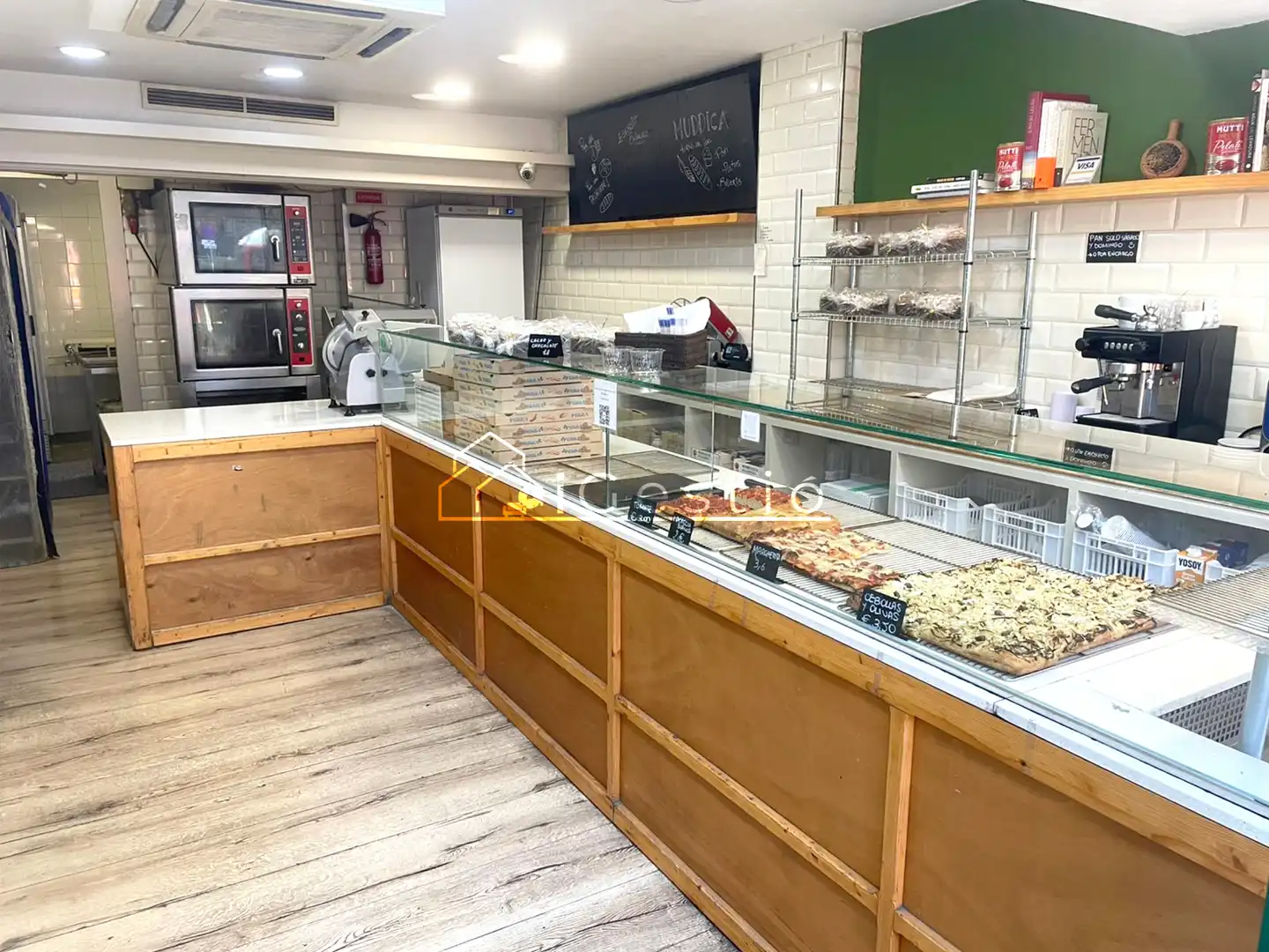 Local en traspaso en  Barcelona Capital con Amueblado