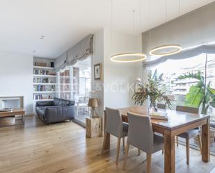 Living room of Apartment for sale in  Barcelona Capital  with Air Conditioner, Heating and Parquet flooring