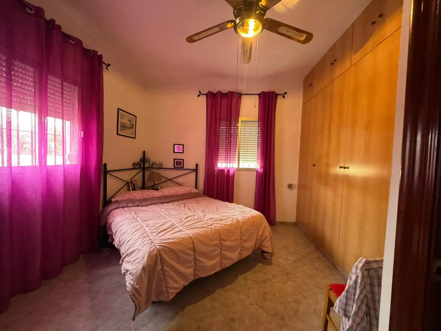 Habitación de Casa o chalet en venta en Carmona con Terraza, Trastero y Piscina