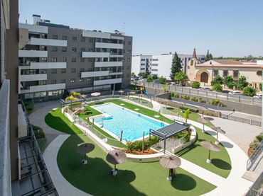 Flat with pool for sale in Este - Alcosa- Torreblanca