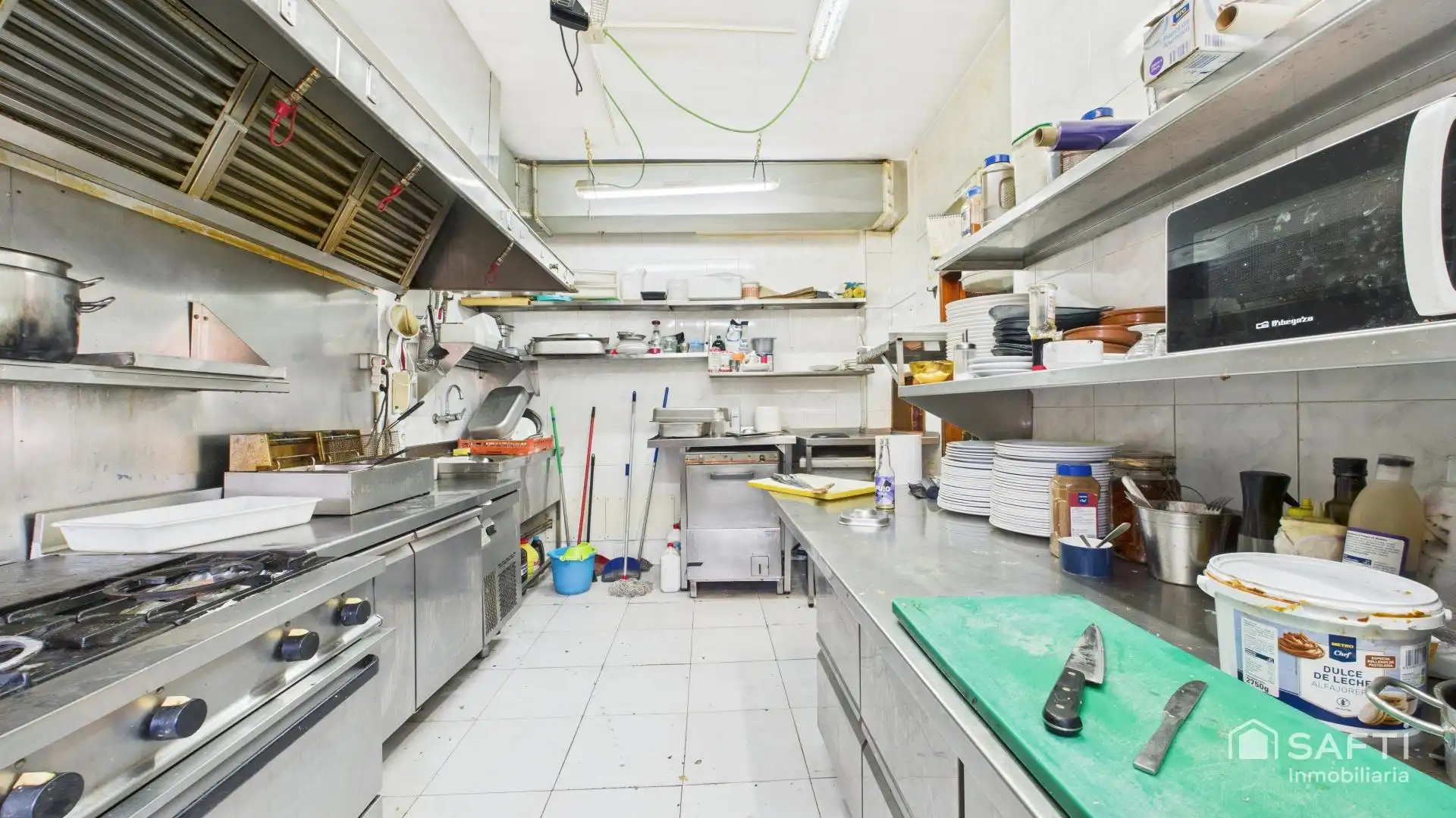 Cuina de Local en venda en Calvià amb Aire condicionat