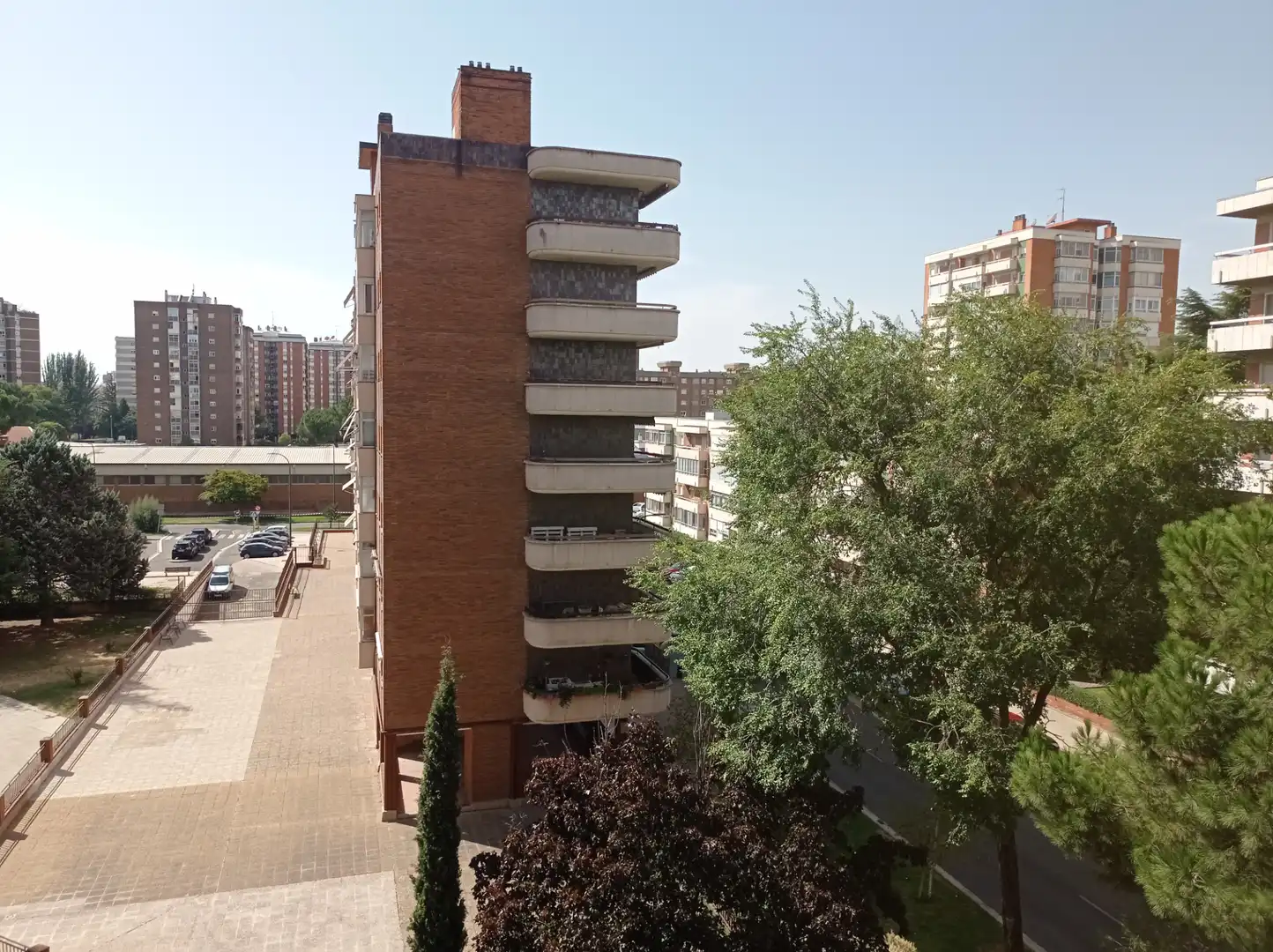 Vista exterior de Pis en venda en Valladolid amb Parquet, Terrassa i Traster