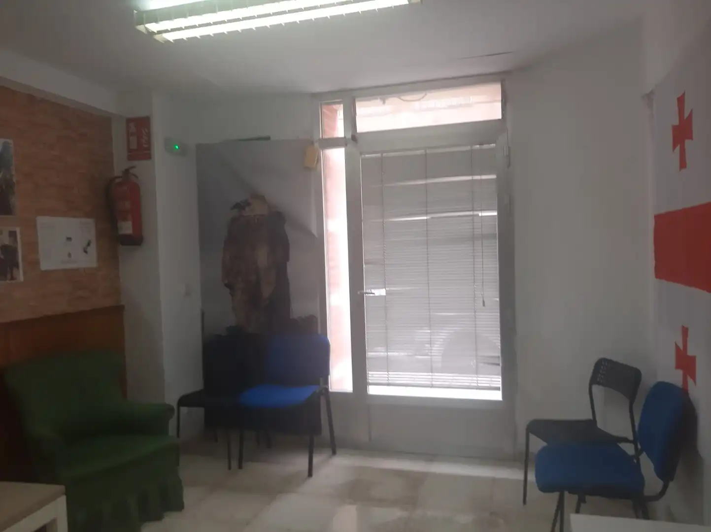 Local en venta en Alicante / Alacant con Aire acondicionado y Amueblado