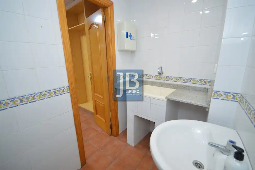 Local comercial de lloguer a Plaça de la Bassa, imagen 14
