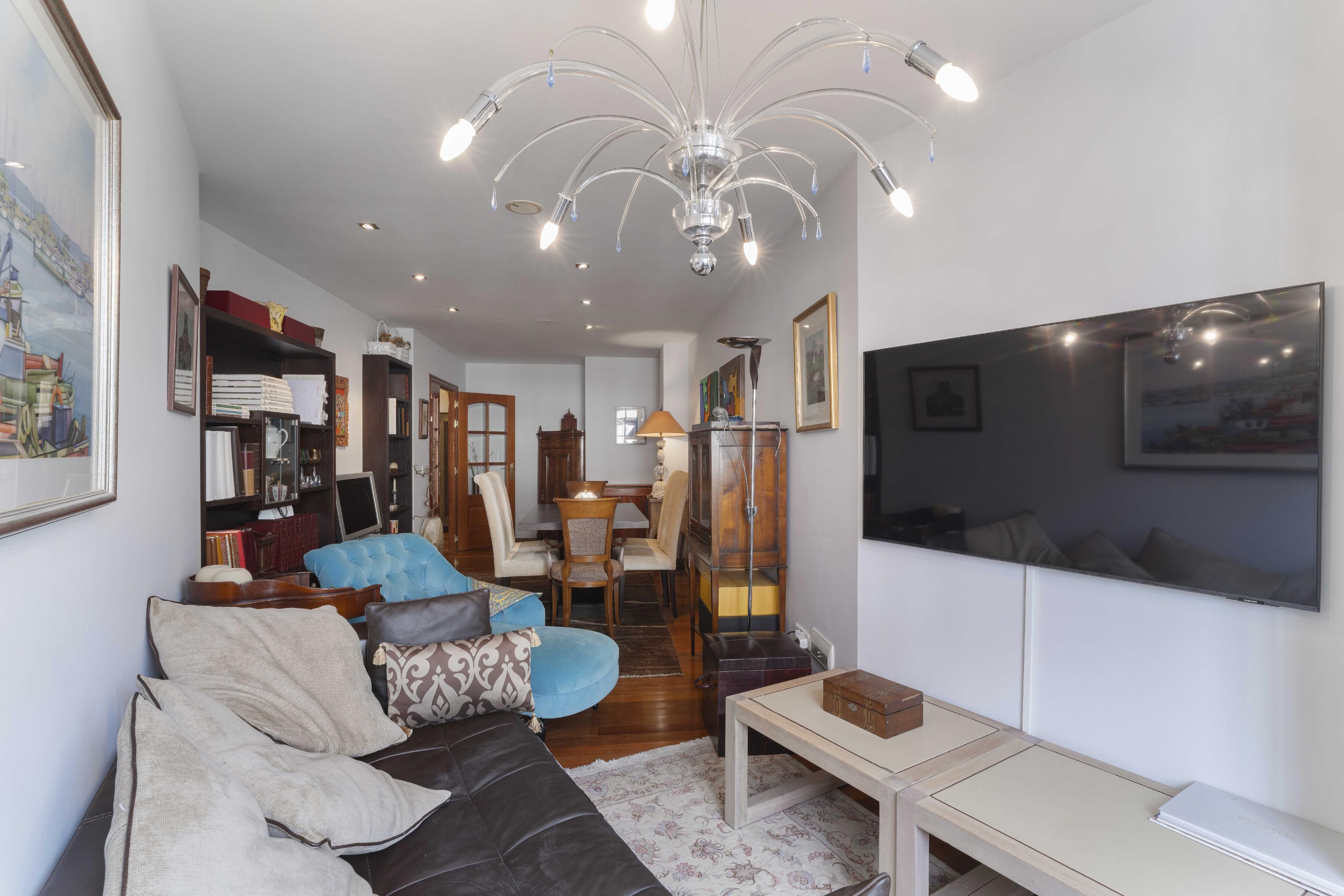 Sala d'estar de Apartament en venda en A Coruña Capital  amb Aire condicionat, Calefacció i Parquet