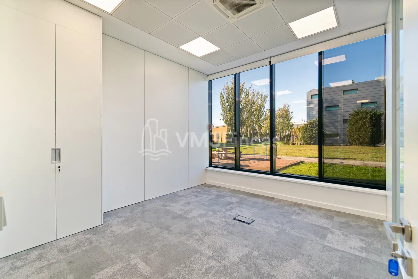 Büro zur Miete in El Prat de Llobregat mit Klimaanlage, Heizung und Terrasse