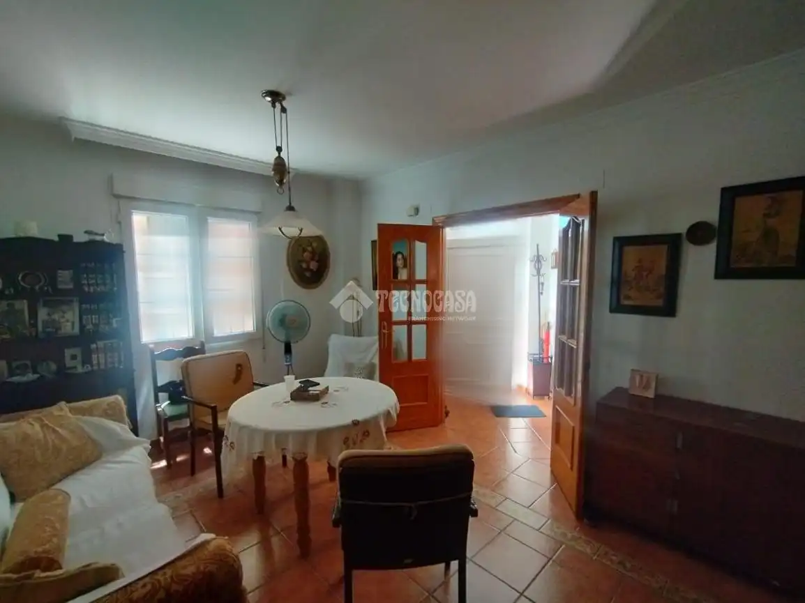 Wohnzimmer von Einfamilien-Reihenhaus zum Verkauf in Málaga mit Klimaanlage, Terrasse und Balkon
