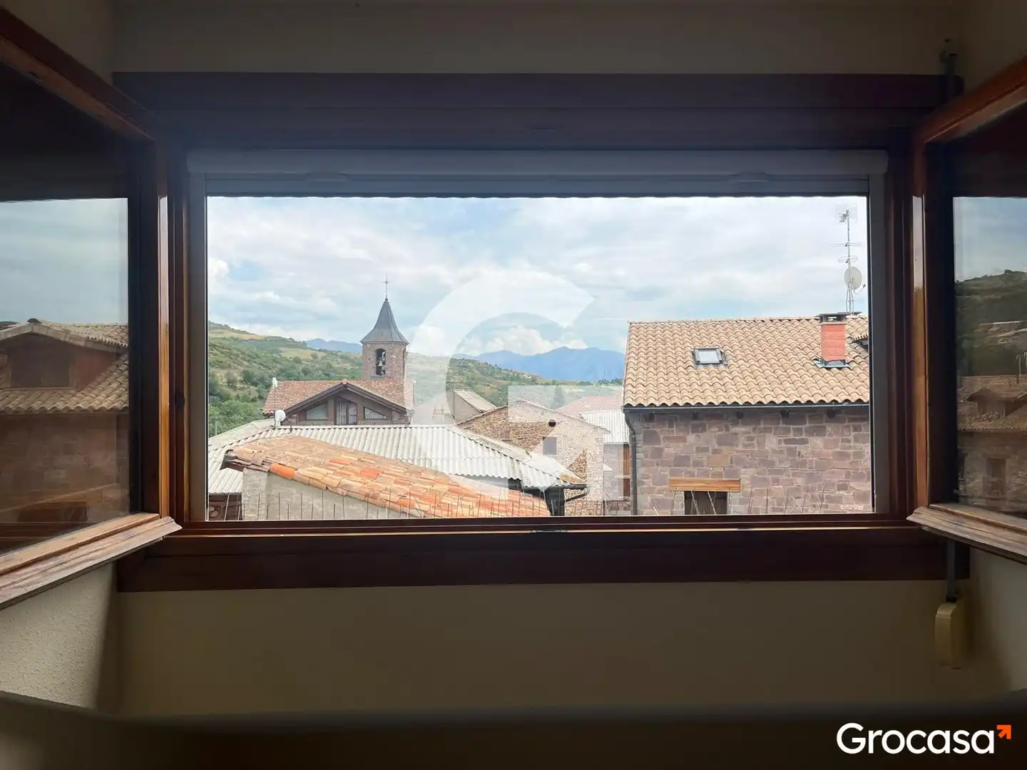 Vista exterior de Àtic en venda en Laspaúles amb Calefacció, Moblat i Forn
