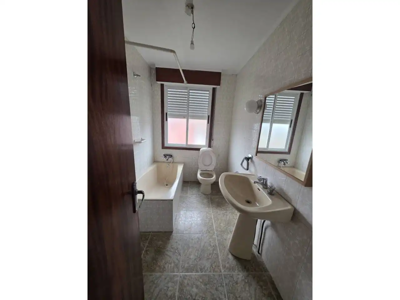 Baño de Piso en venta en Corvera de Toranzo con Terraza y Amueblado