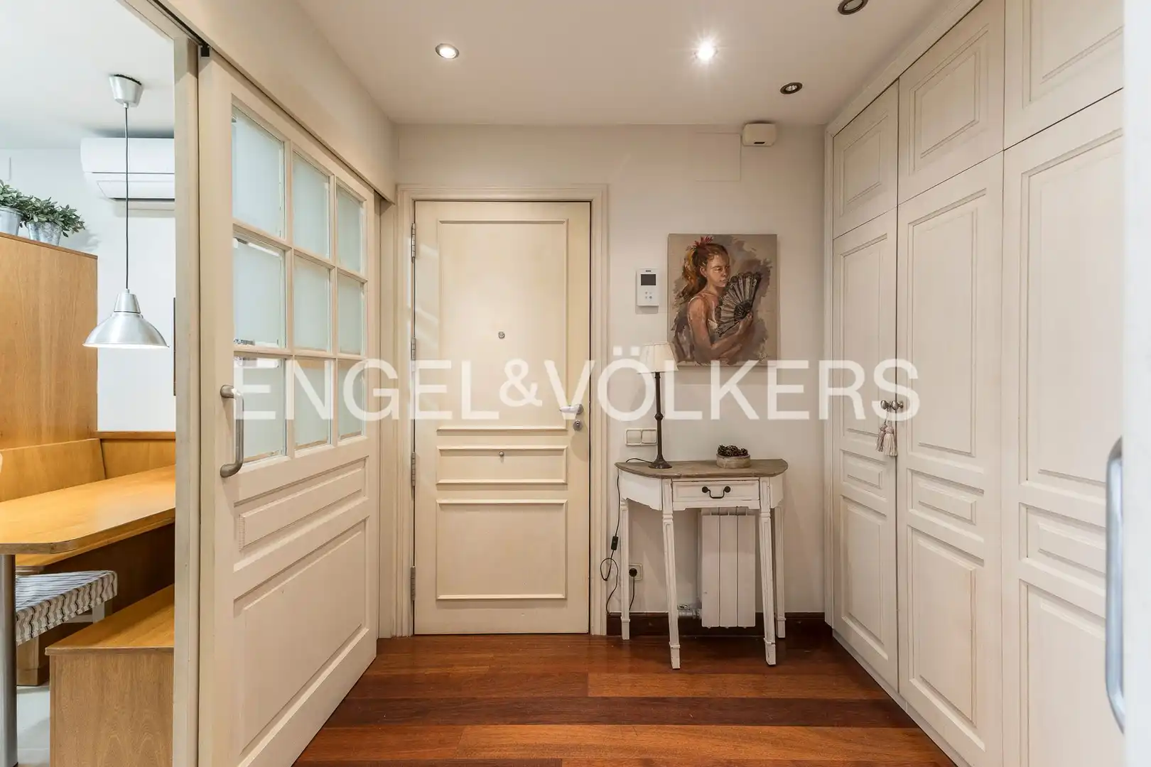Flat for sale in Barcelona  with Air Conditioner, Heating and Furnished