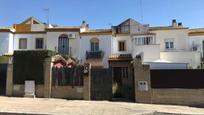 Casa adosada en venda a Sanlúcar la Mayor, imagen 1