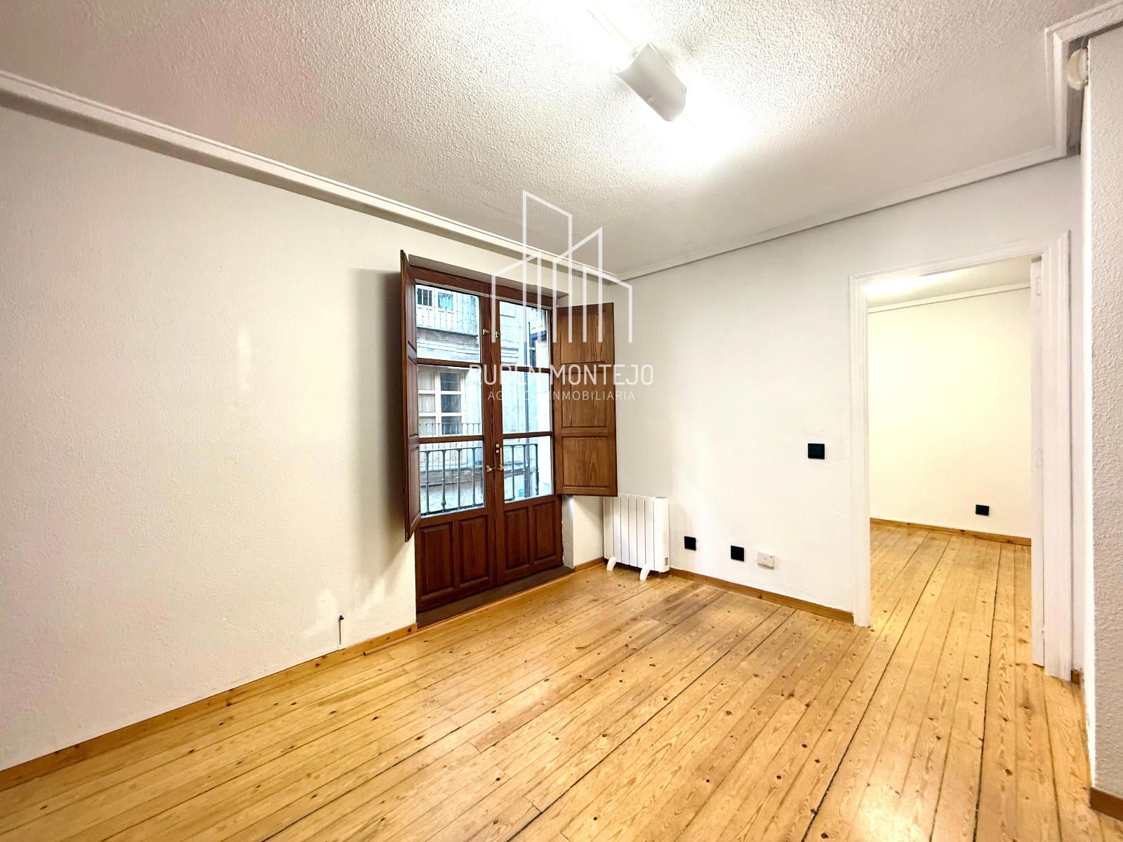 Bedroom of Office to rent in Salamanca Capital  with Heating and Balcony