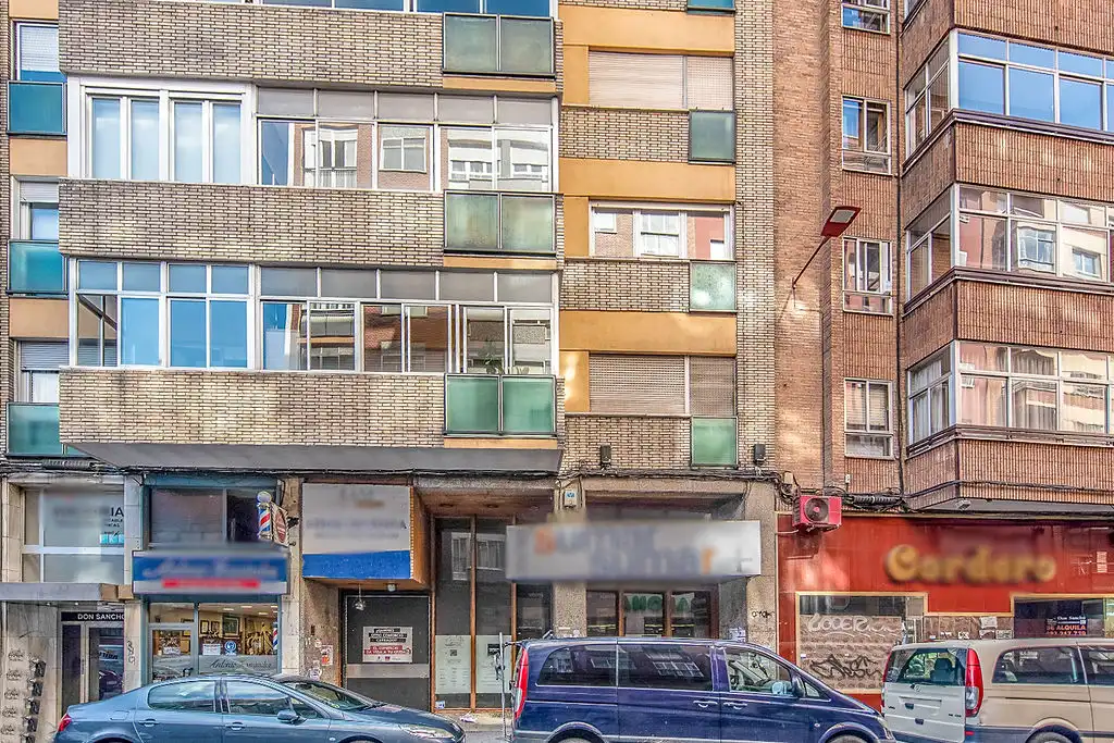 Local comercial en venda a C/ Don Sancho