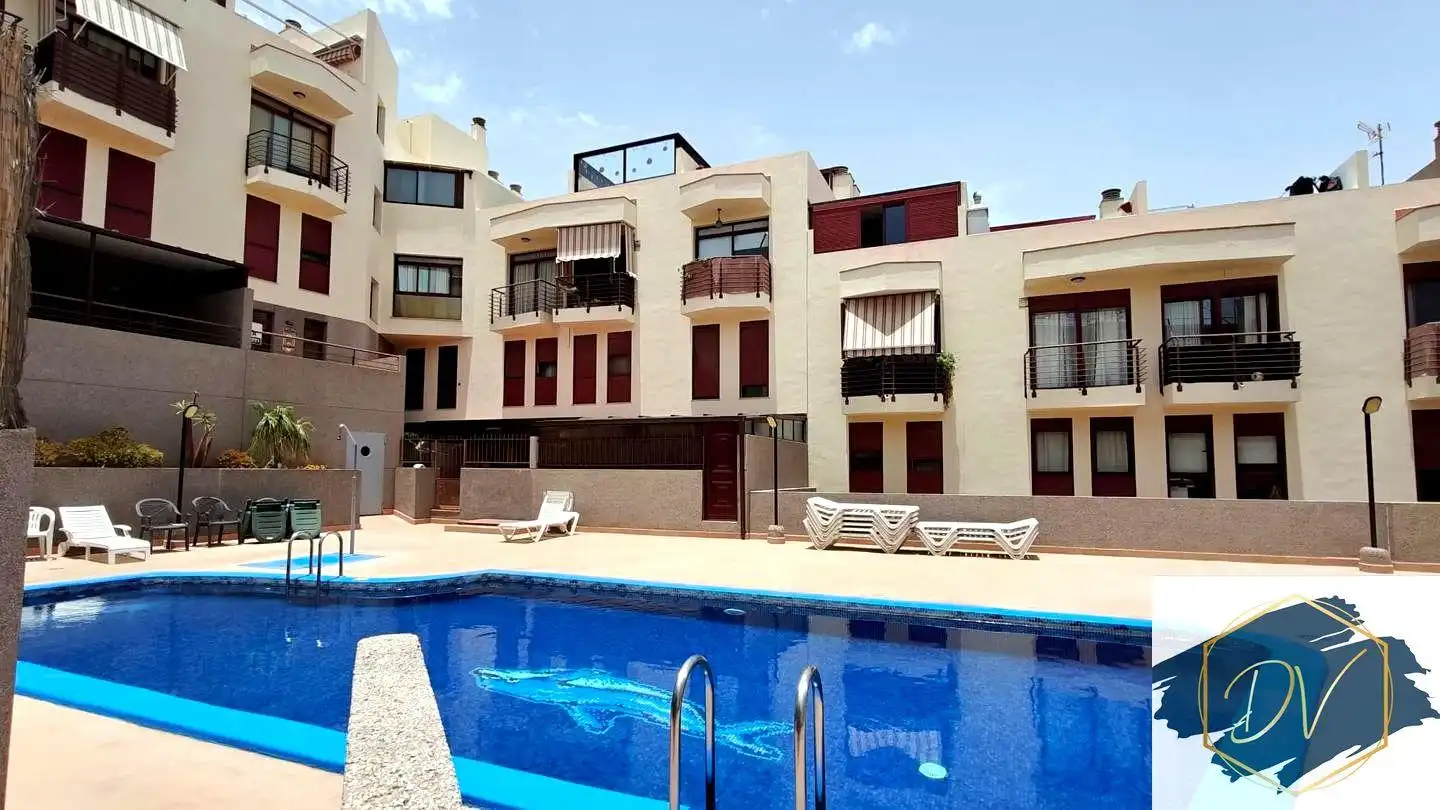 Vista exterior de Planta baixa en venda en Candelaria amb Piscina i Piscina comunitària