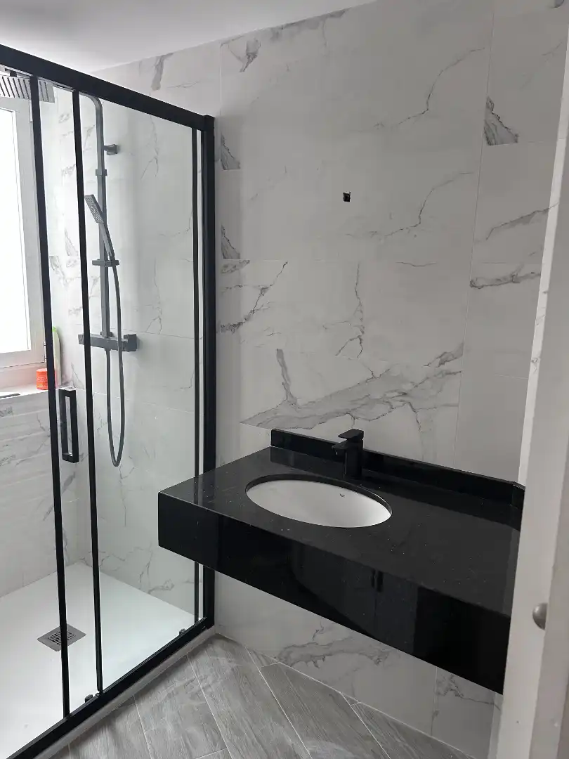 Baño de Piso de alquiler en El Campello con Aire acondicionado, Calefacción y Amueblado