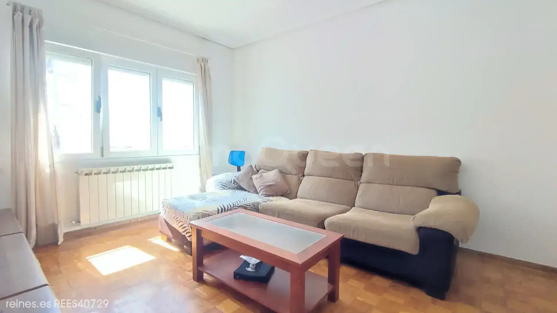 Sala d'estar de Pis de lloguer en Oviedo  amb Calefacció i Moblat