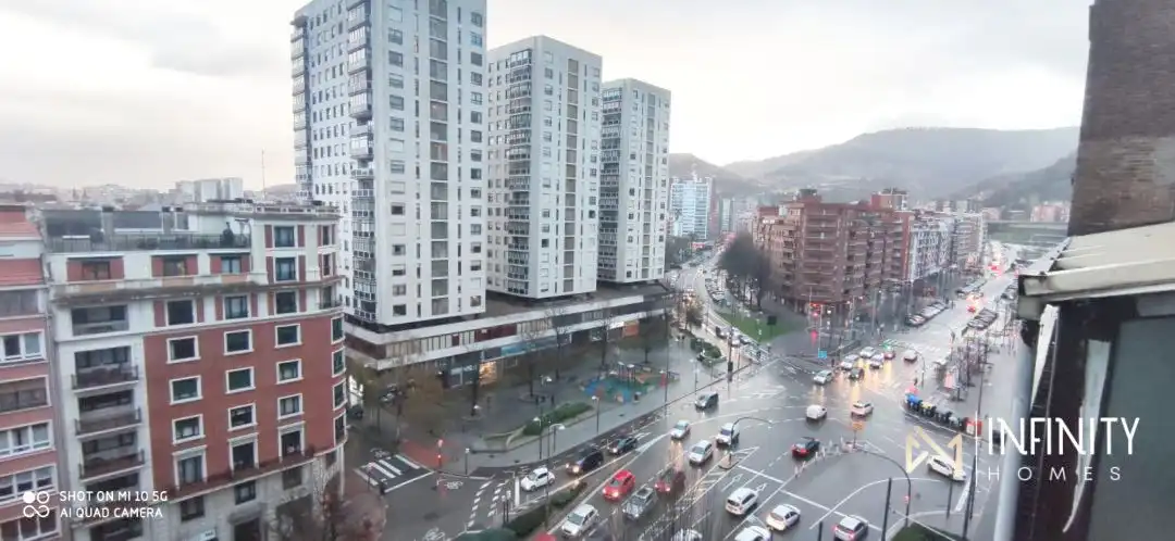 Vista exterior de Apartament de lloguer en Bilbao  amb Aire condicionat, Calefacció i Balcó