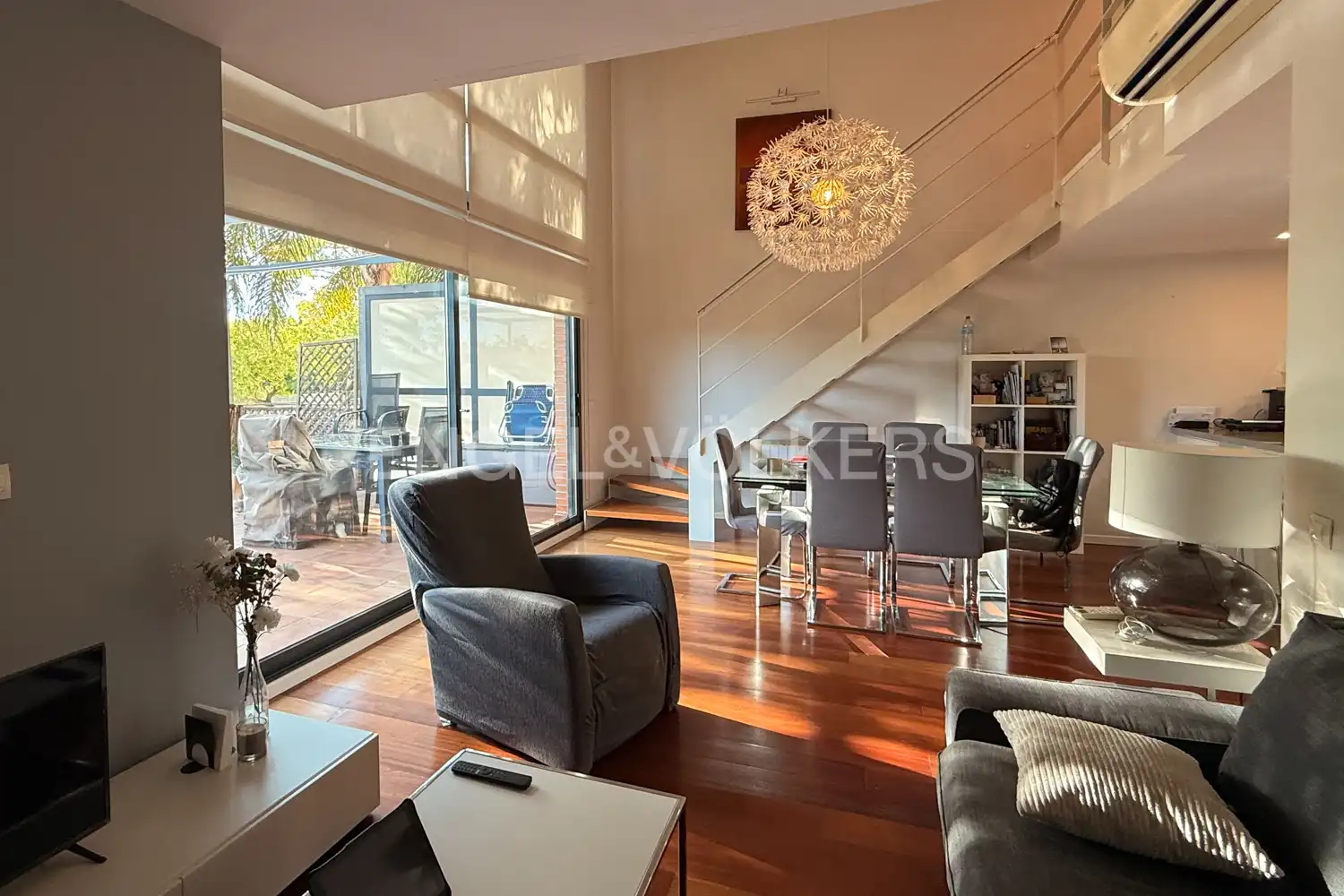 Living room of Flat for rent in Paterna  with Air Conditioner, Heating and Parquet flooring