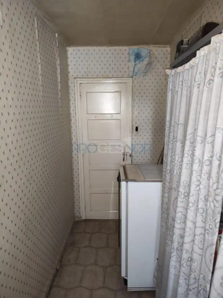 Dormitori de Casa o xalet en venda en León Capital  amb Jardí privat i Traster
