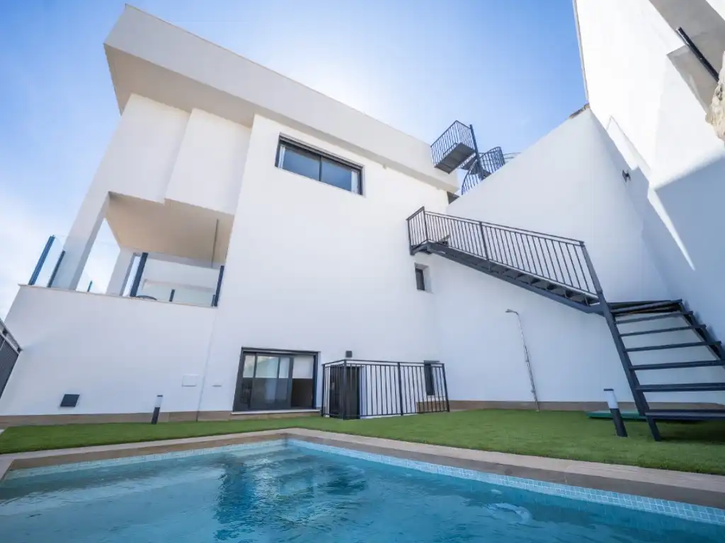 Casa con piscina in vendita a Calle Alicante
