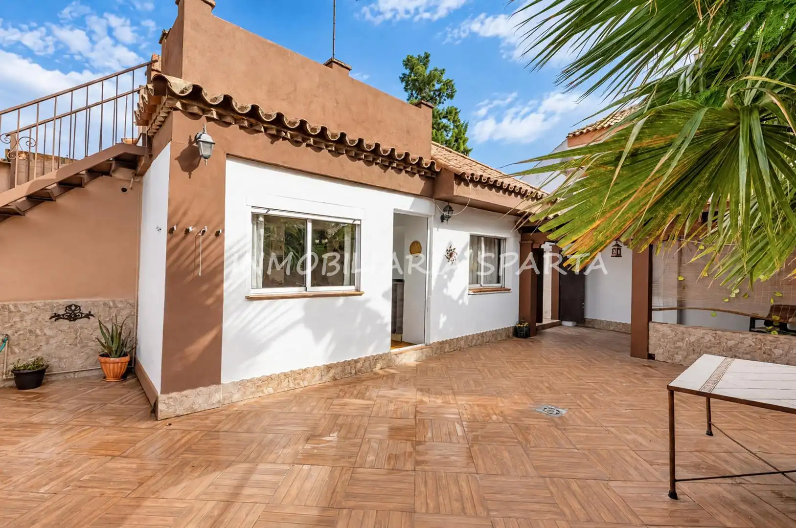 Vista exterior de Casa o xalet en venda en Espartinas Pueblo