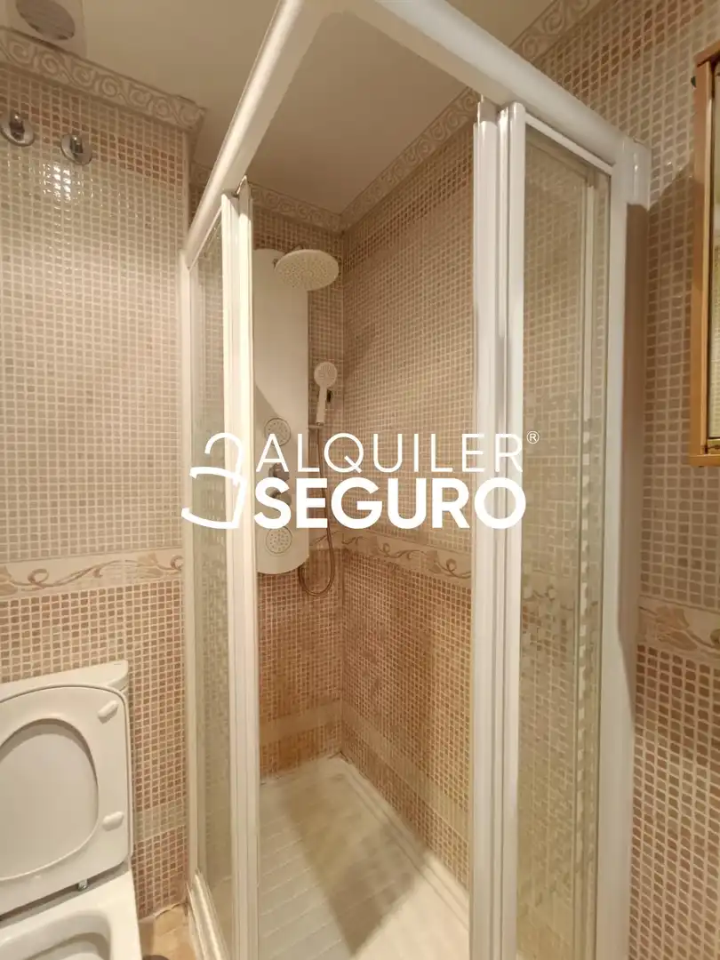 Baño de Piso de alquiler en Valdemoro con Aire acondicionado, Calefacción y Terraza