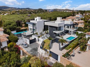 Casa amb balcó en venda a Elviria - Cabopino