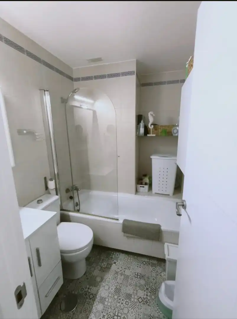 Bathroom of Duplexes for sale in Sevilla  with Air Conditioner and Parquet flooring