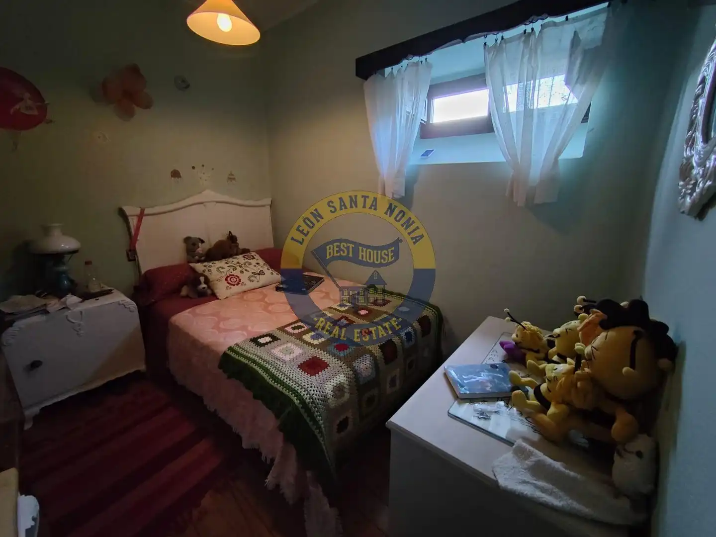 Dormitori de Casa o xalet en venda en Soto y Amío amb Calefacció, Jardí privat i Moblat