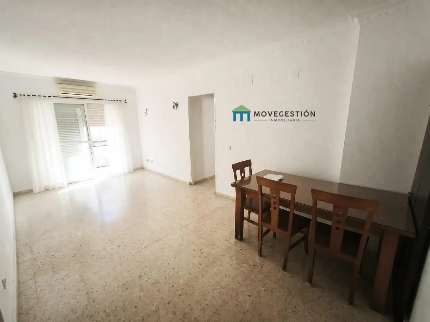 Vista exterior de Piso en venta en Ubrique con Trastero