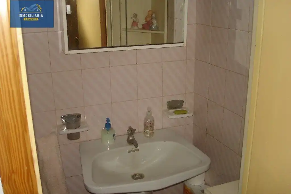 Bathroom of Houses for sale in Benillup  with Air Conditioner, Heating and Terrace