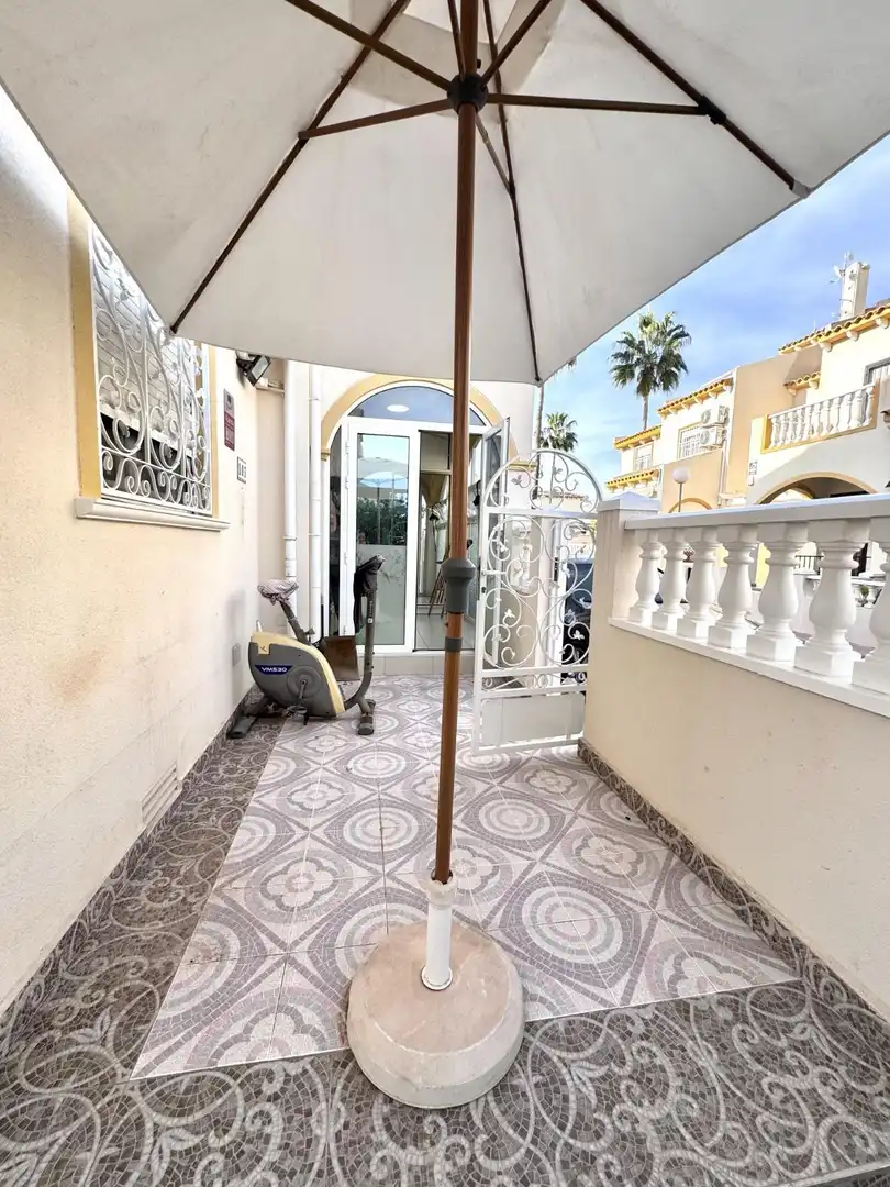 Terraza de Casa adosada en venta en Orihuela con Aire acondicionado, Jardín privado y Terraza