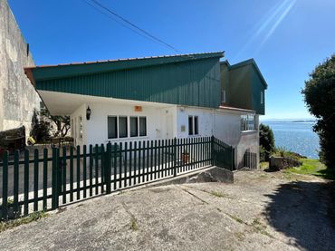 Casa con balcón en venta en A Pobra do Caramiñal