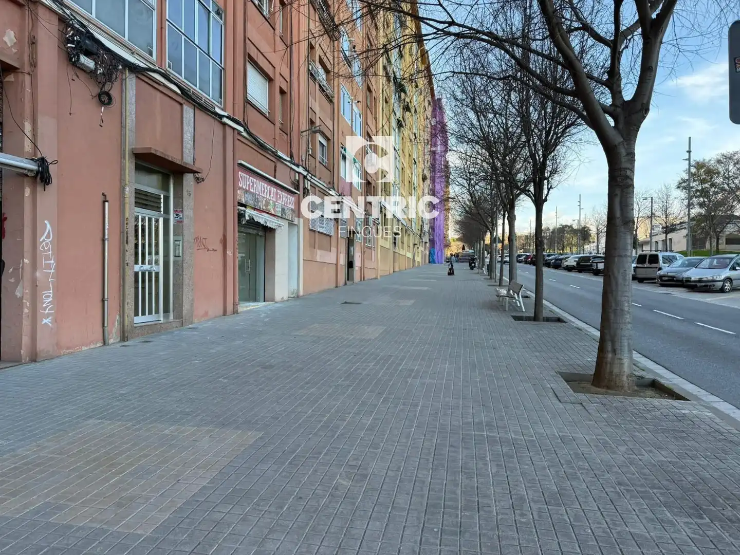 Vista exterior de Local de lloguer en Sabadell