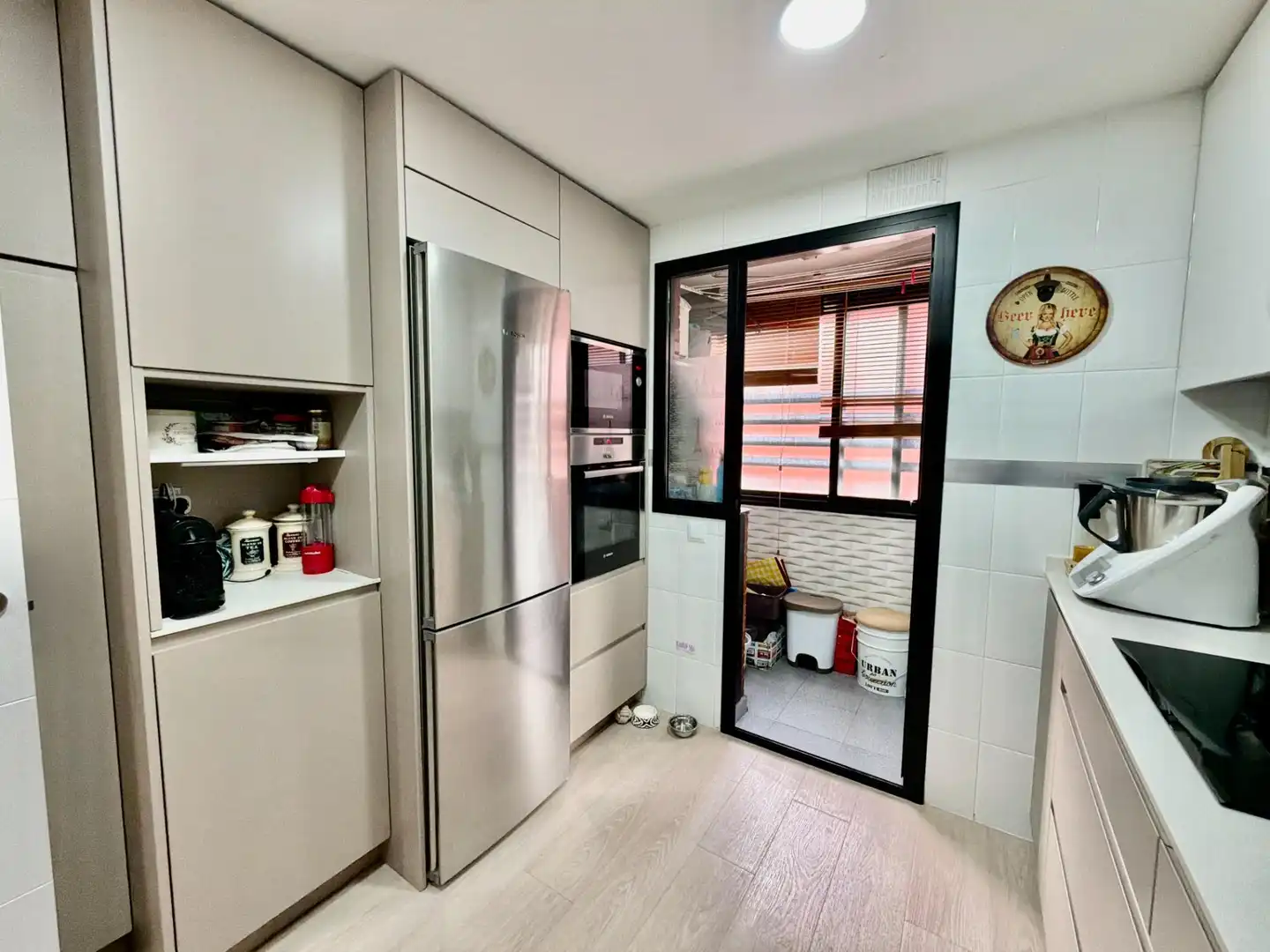 Kitchen of Flat for sale in Madrid  with Air Conditioner, Heating and Storage room