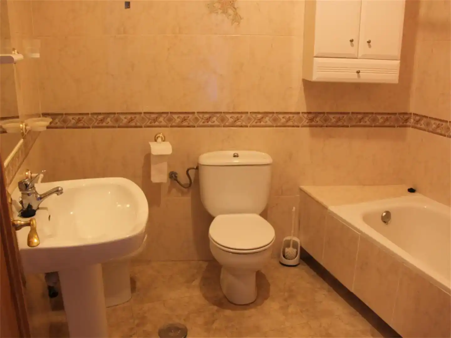 Badezimmer von Maisonette zum Verkauf in Castril mit Abstellraum, Möbliert und Balkon