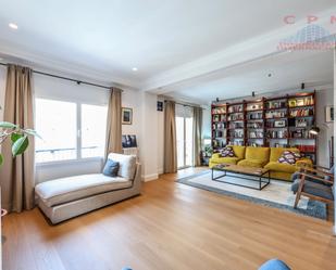 Living room of Flat to rent in  Madrid Capital  with Air Conditioner and Terrace