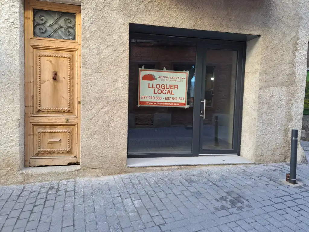 Locale commerciale in affitto a Carrer de les Escoles Pies 18, imagen 2