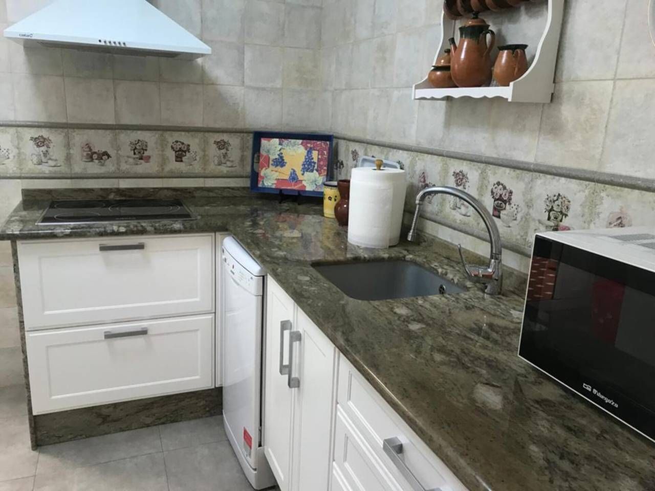 Cuina de Pis de lloguer en Morón de la Frontera amb Aire condicionat, Moblat i Balcó