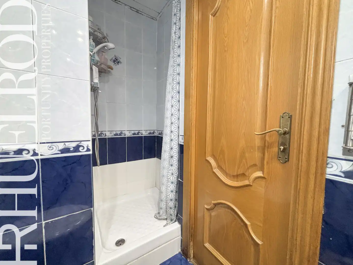 Baño de Piso en venta en Santa Coloma de Gramenet con Calefacción, Parquet y Amueblado