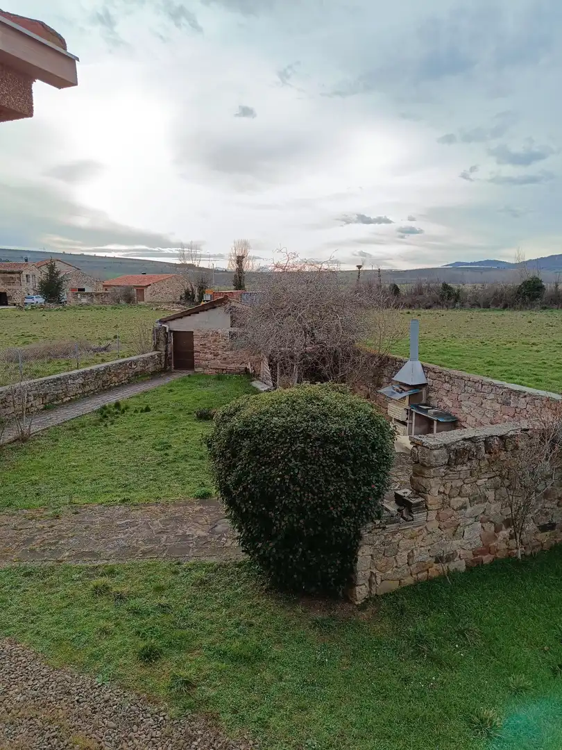 Jardí de Casa o xalet en venda en Aguilar de Campoo amb Calefacció i Terrassa