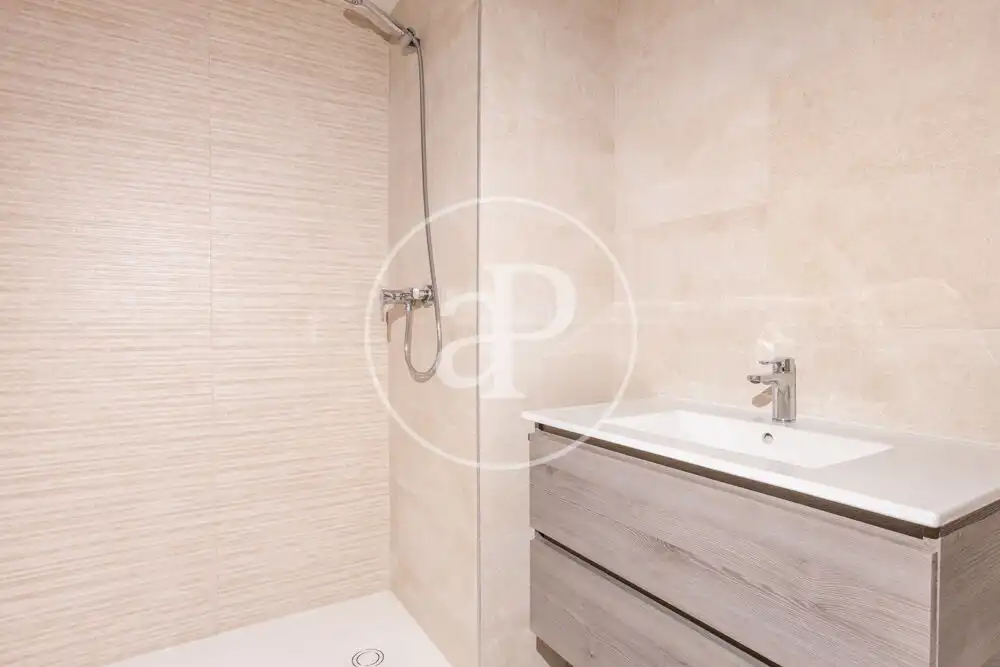 Baño de Piso en venta en Valencia con Aire acondicionado, Calefacción y Jardín privado