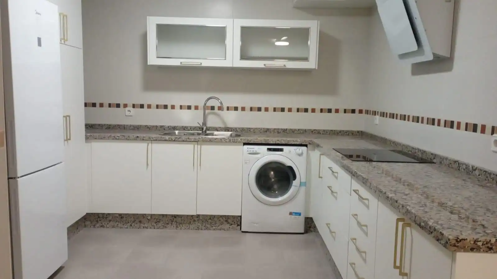 Cuina de Pis de lloguer en Antequera amb Traster