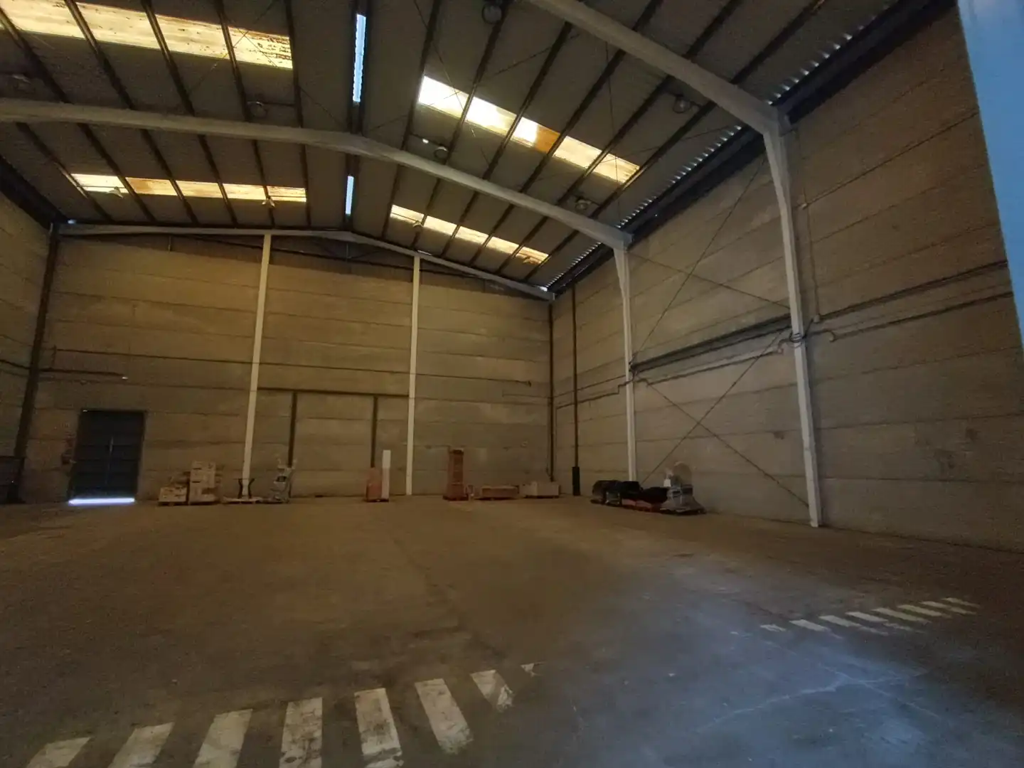 Nave industrial de alquiler en Carretera Sevilla-Cádiz, 556, La Hacienda - Nueva Andalucía