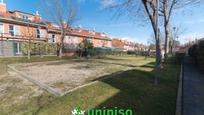 Jardí de Casa adosada en venda en Leganés amb Aire condicionat i Terrassa