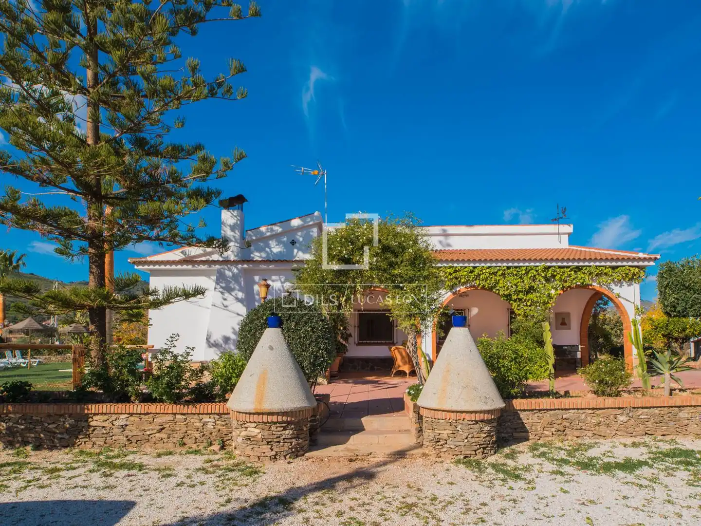 Vista exterior de Casa o xalet en venda en Málaga amb Aire condicionat, Calefacció i Jardí privat