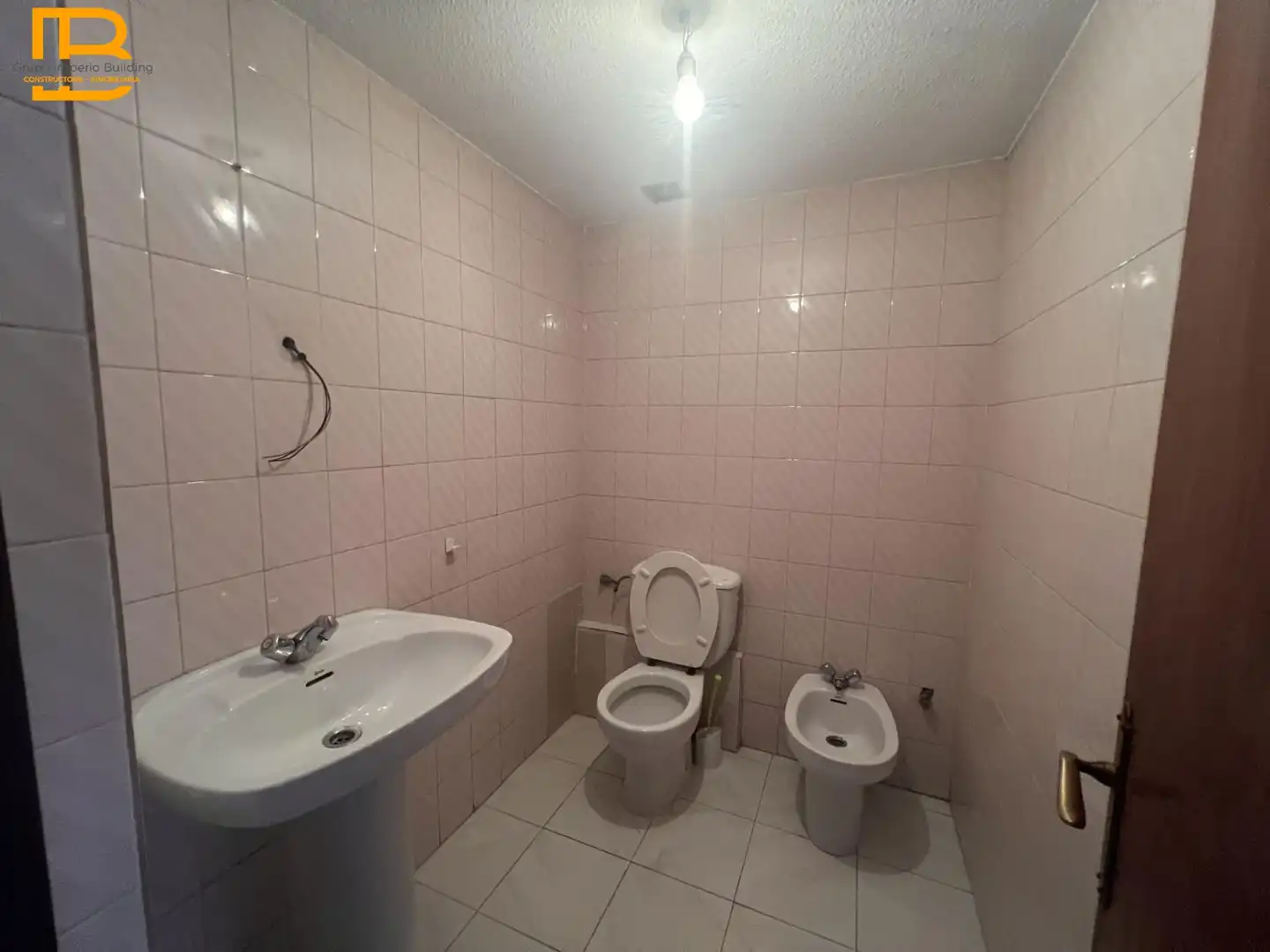 Bany de Local en venda en Laredo