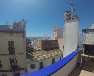 Vista exterior de Àtic de lloguer en Sitges amb Calefacció, Parquet i Terrassa